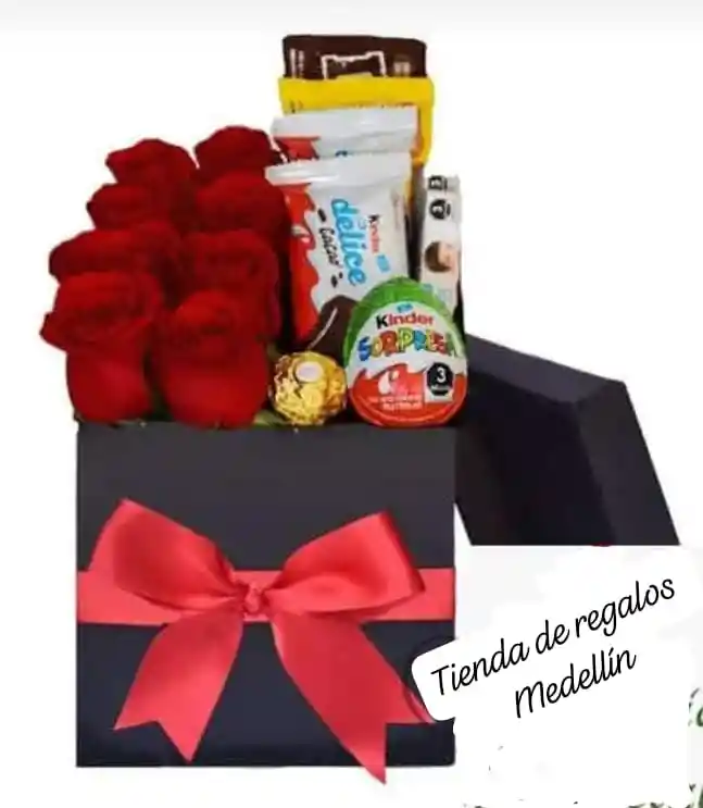Caja Elegante Con Rosas Y Dulces