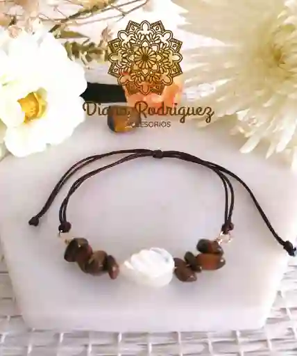 Pulsera Piedra Ojo De Tigre Dije Hoja En Nacar A Domicilio