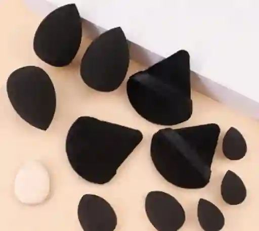 Juego De Mini Esponjas De Maquillaje X 12 Unidades Color Negro.