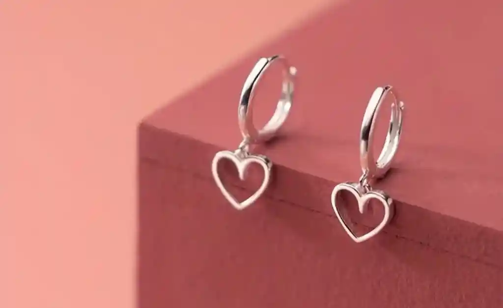 Aretes De Aro En Forma De Corazón
