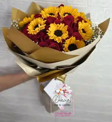 Ramillete De Rosas Y Girasol