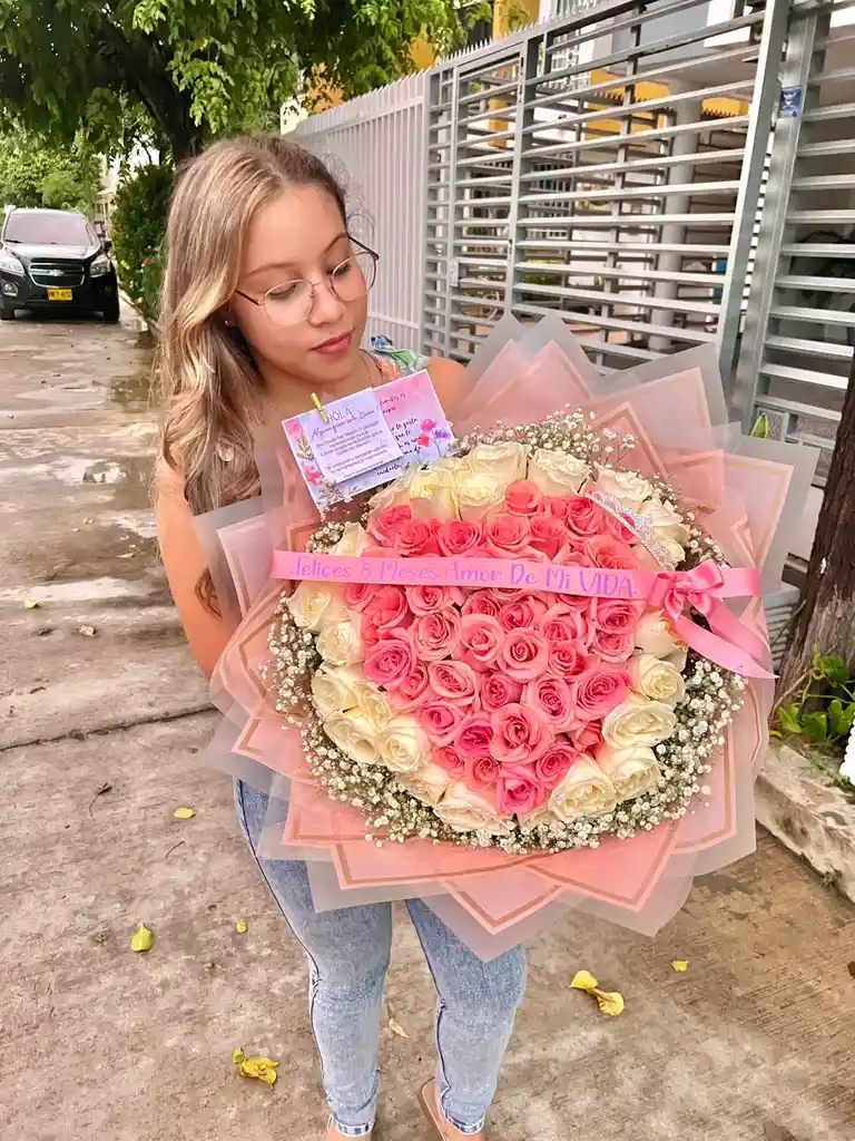 Espectacular Ramo De Rosas Tipo Buchon Xxl