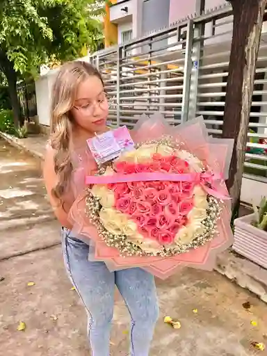 Espectacular Ramo De Rosas Tipo Buchon Xxl