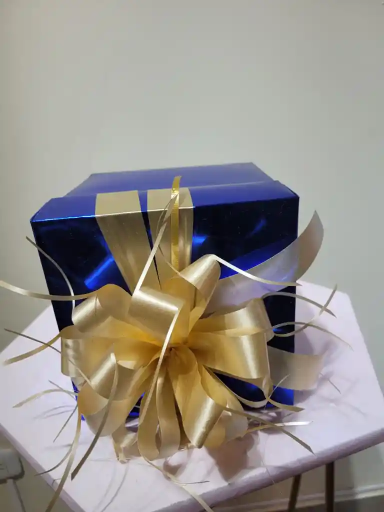 Caja Cubo Grande Azul Rey Con Lazo