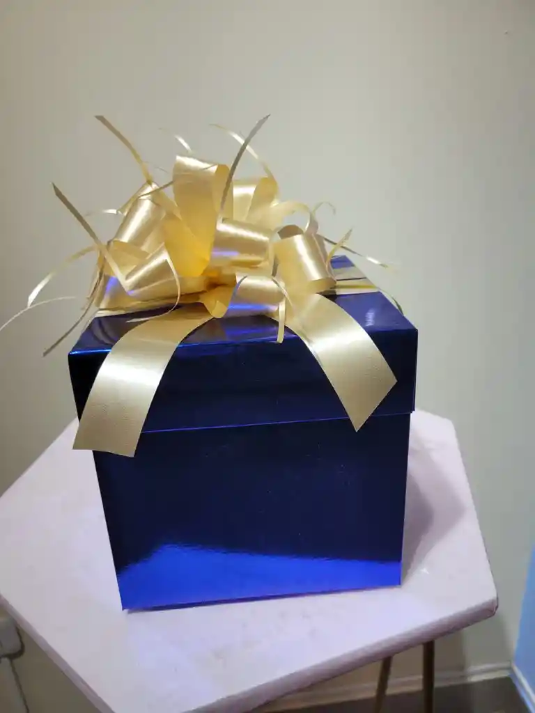 Caja Cubo Grande Azul Rey Con Lazo