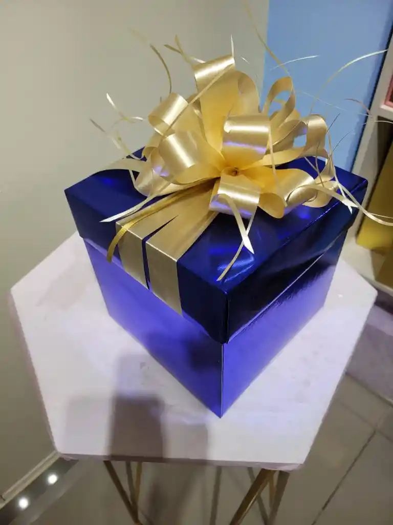 Caja Cubo Grande Azul Rey Con Lazo
