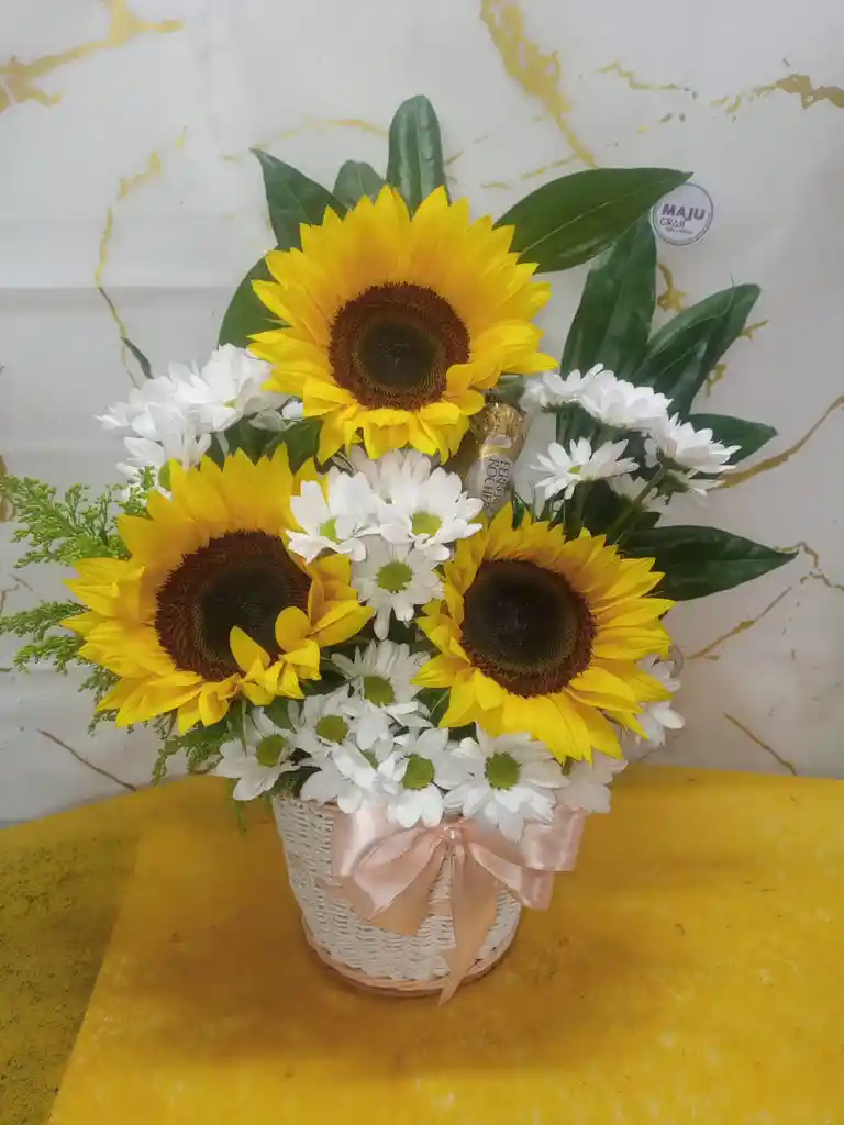 Girasoles En Canasta De Mimbre