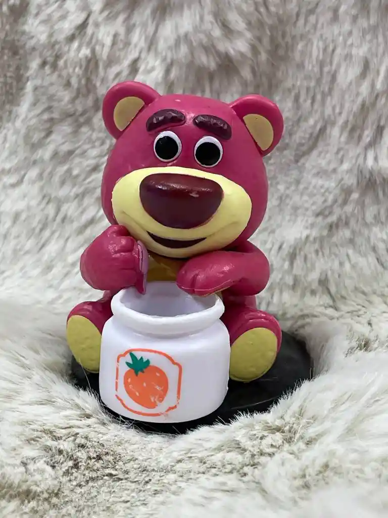 Figura De Lotso Con Jarron