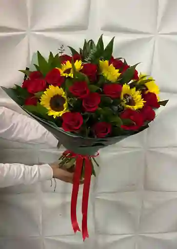 Bouquet De Rosas Y Girasoles De Lujo Grande