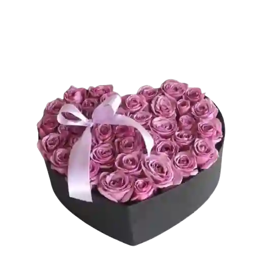 Rosas Lilas En Caja De Corazon