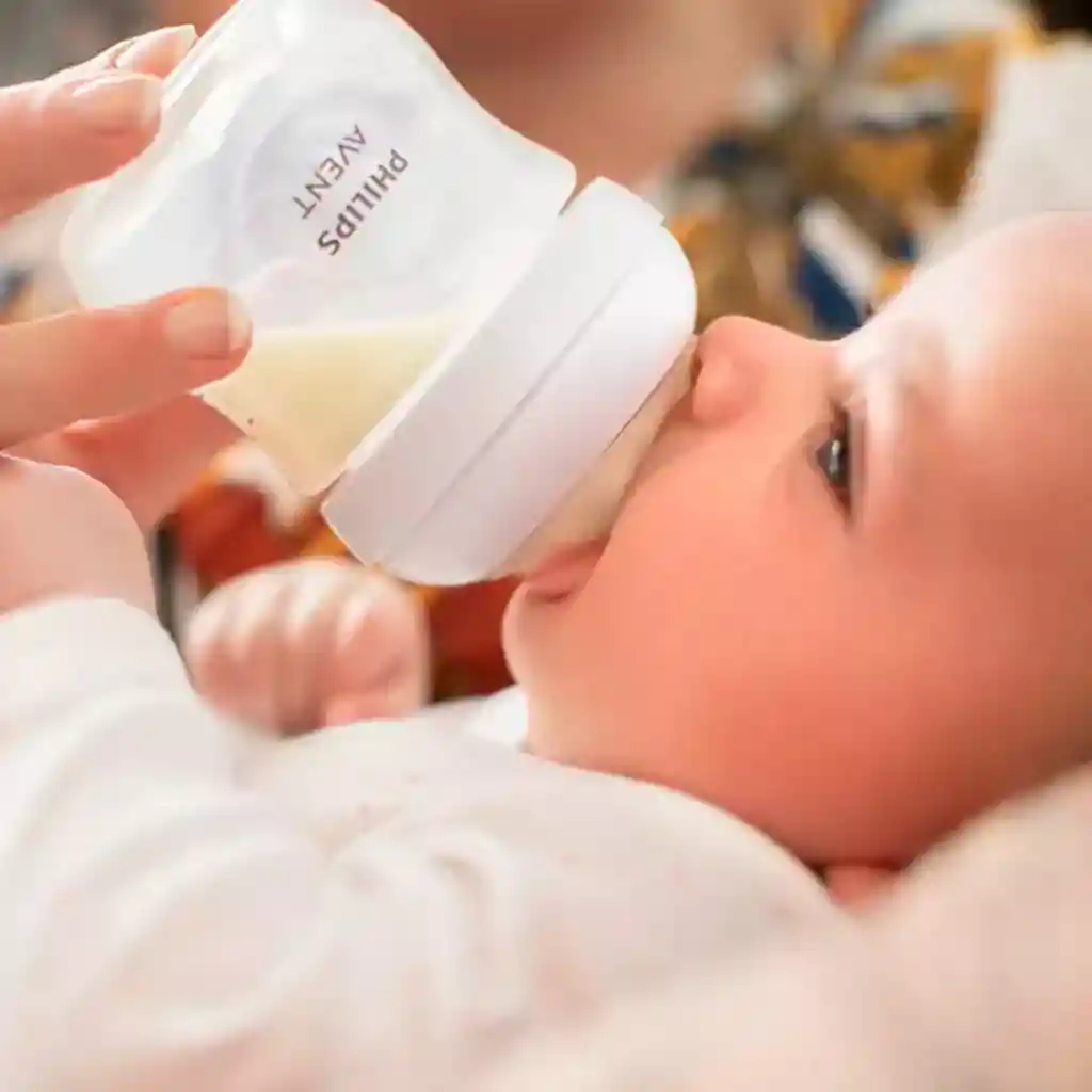 Tetero 4oz, Válvula Anticólicos, Diseño Antigoteo - Philips Avent Natural Response