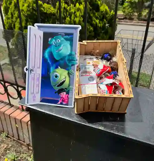 Regalo Caja Monster Inc