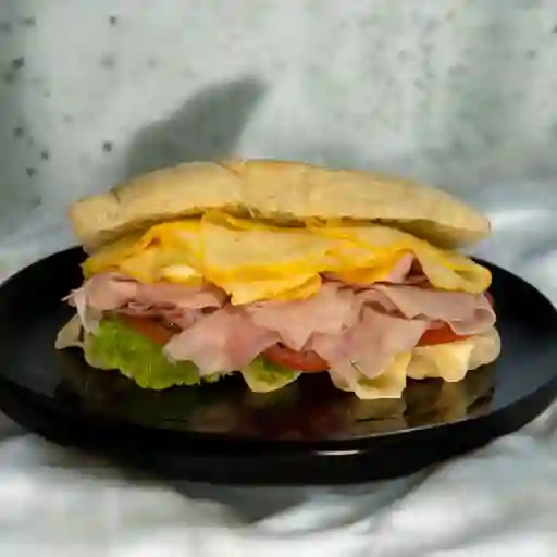 Sandwich Jamón De Cerdo