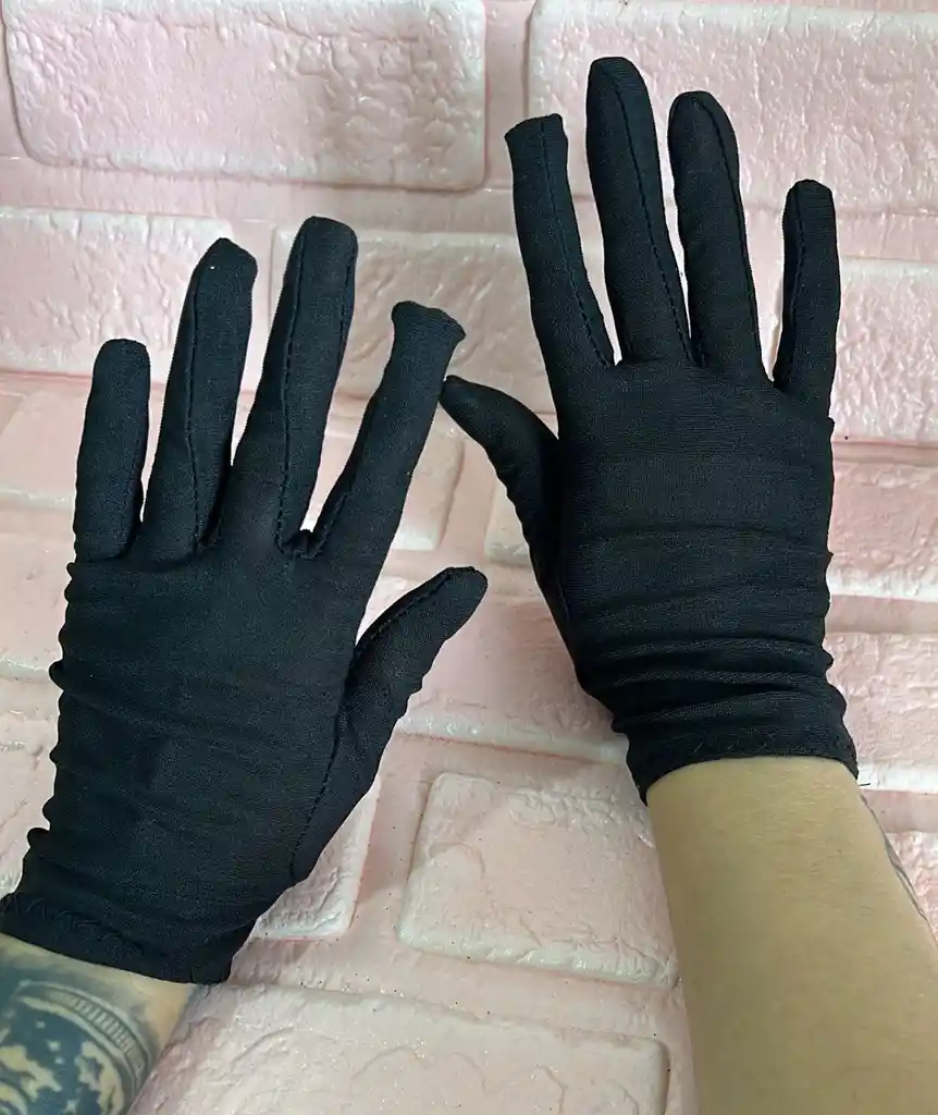 Guantes Lisos Negros Cortos