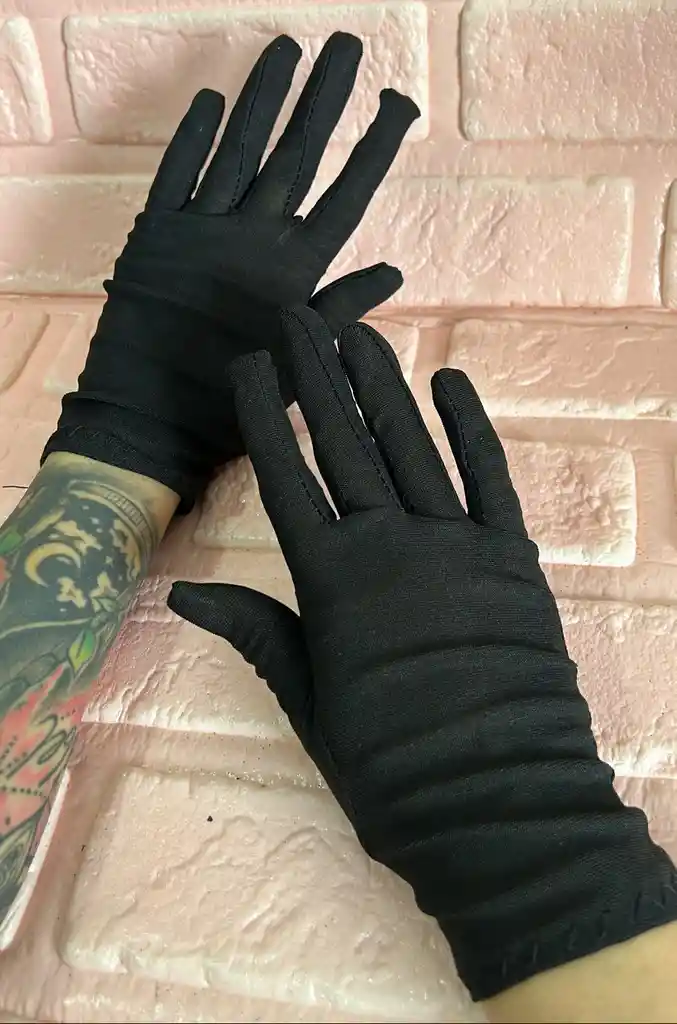 Guantes Lisos Negros Cortos