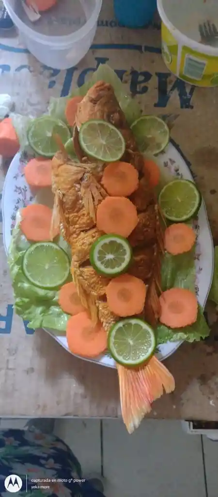 Robalo Entero O Pargo Frito O Salsa