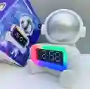 Altavoz Bluetooth Astronauta Con Reloj Y Luz Rgb