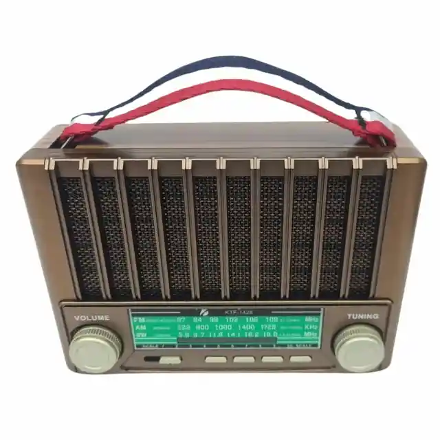 Radio (florencia) Recargable Con Panel Solar Y Potente Reflector (fm/am/bluetooth Y Sw)