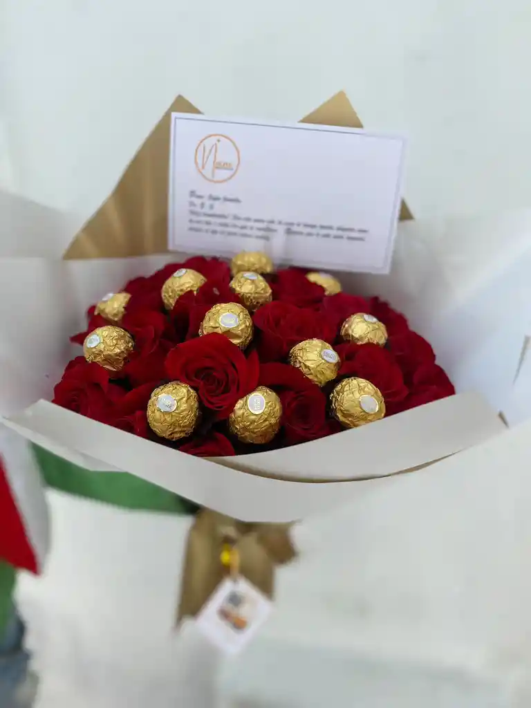 Ramo De Rosas Con Chocolate