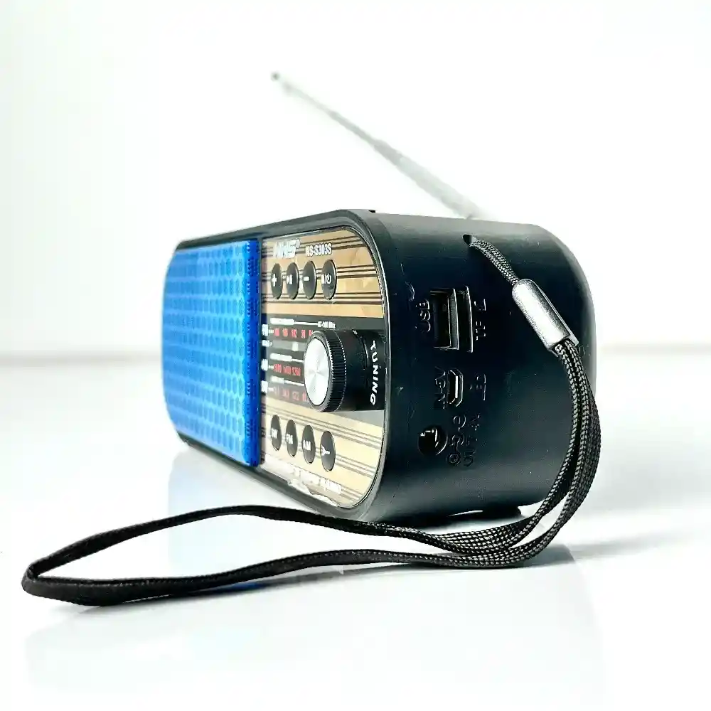 Radio (malibu) Carga Celular, Panel Solar, Linterna