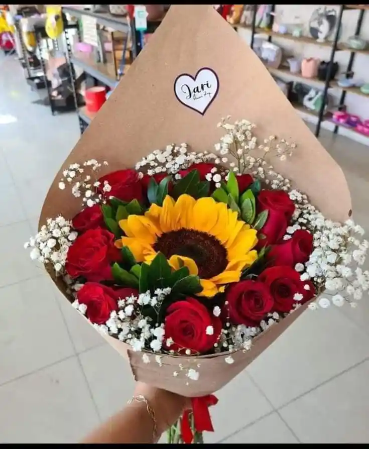 Bouquet Rosas Y Girasol Love