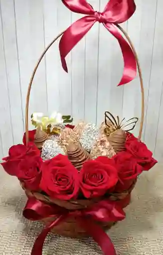 Cesta Rosas Y Fresas