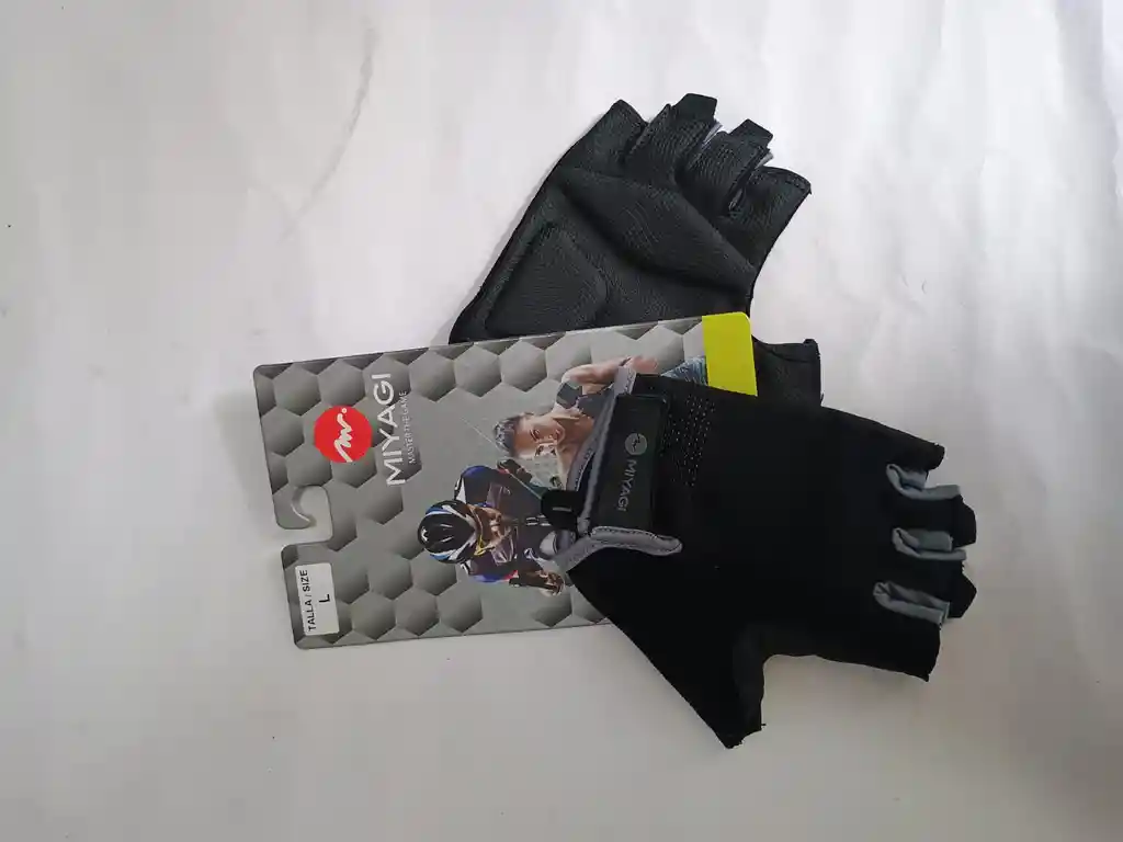 Guantes De Deporte Miyagi Negro Talla M