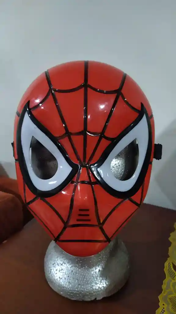 Máscara De Spider Man Con Luces