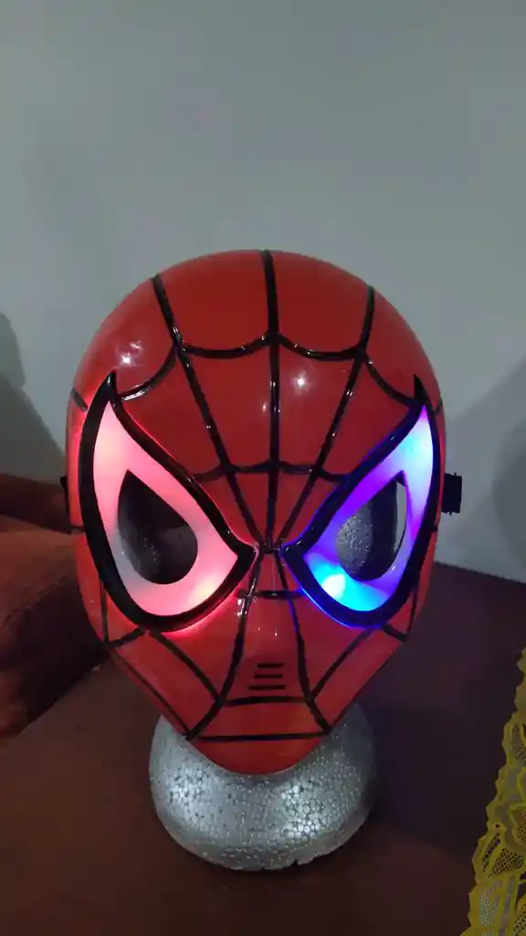 Máscara De Spider Man Con Luces