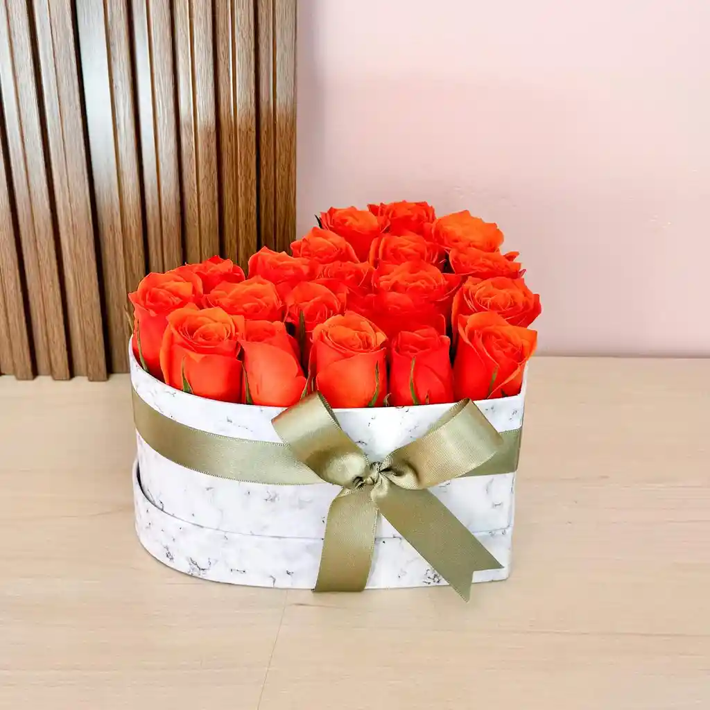 Caja De Rosas Corazón Salmón