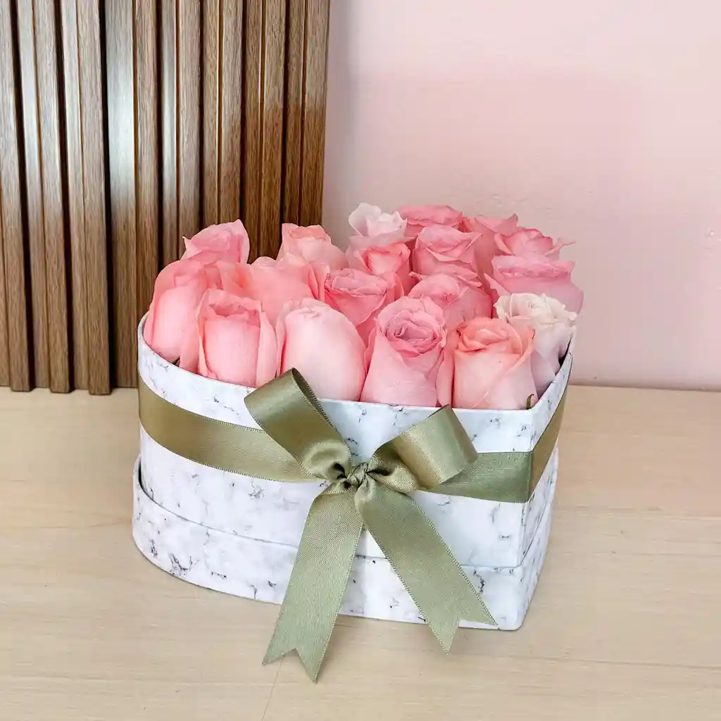 Caja Corazón Con Rosas Rosadas