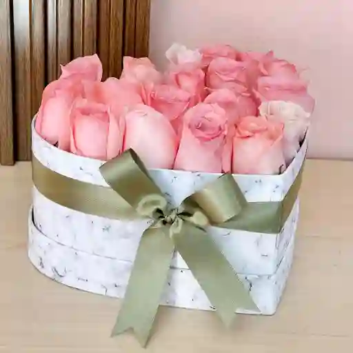 Caja Corazón Con Rosas Rosadas