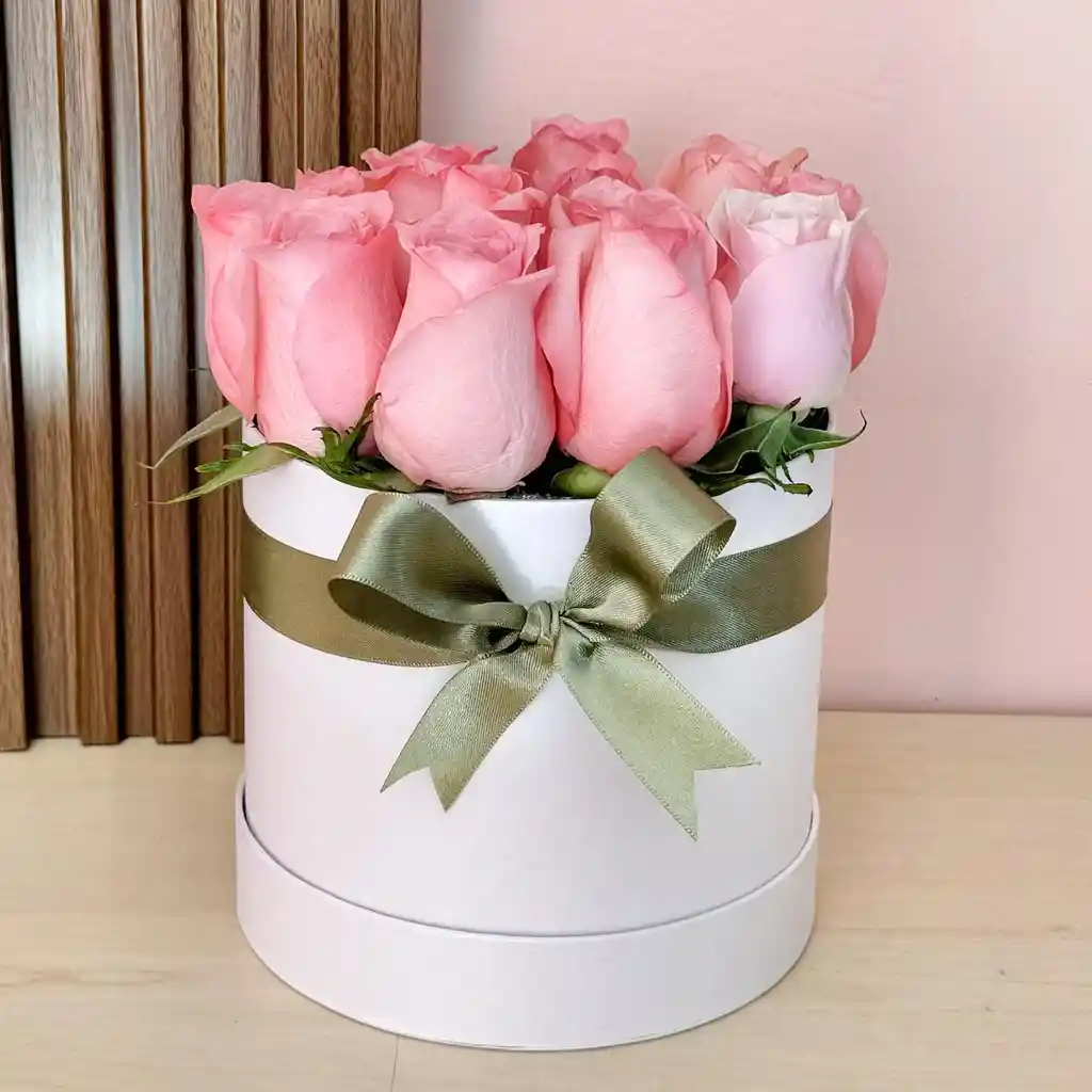 Caja Redonda Con Rosas Rosadas