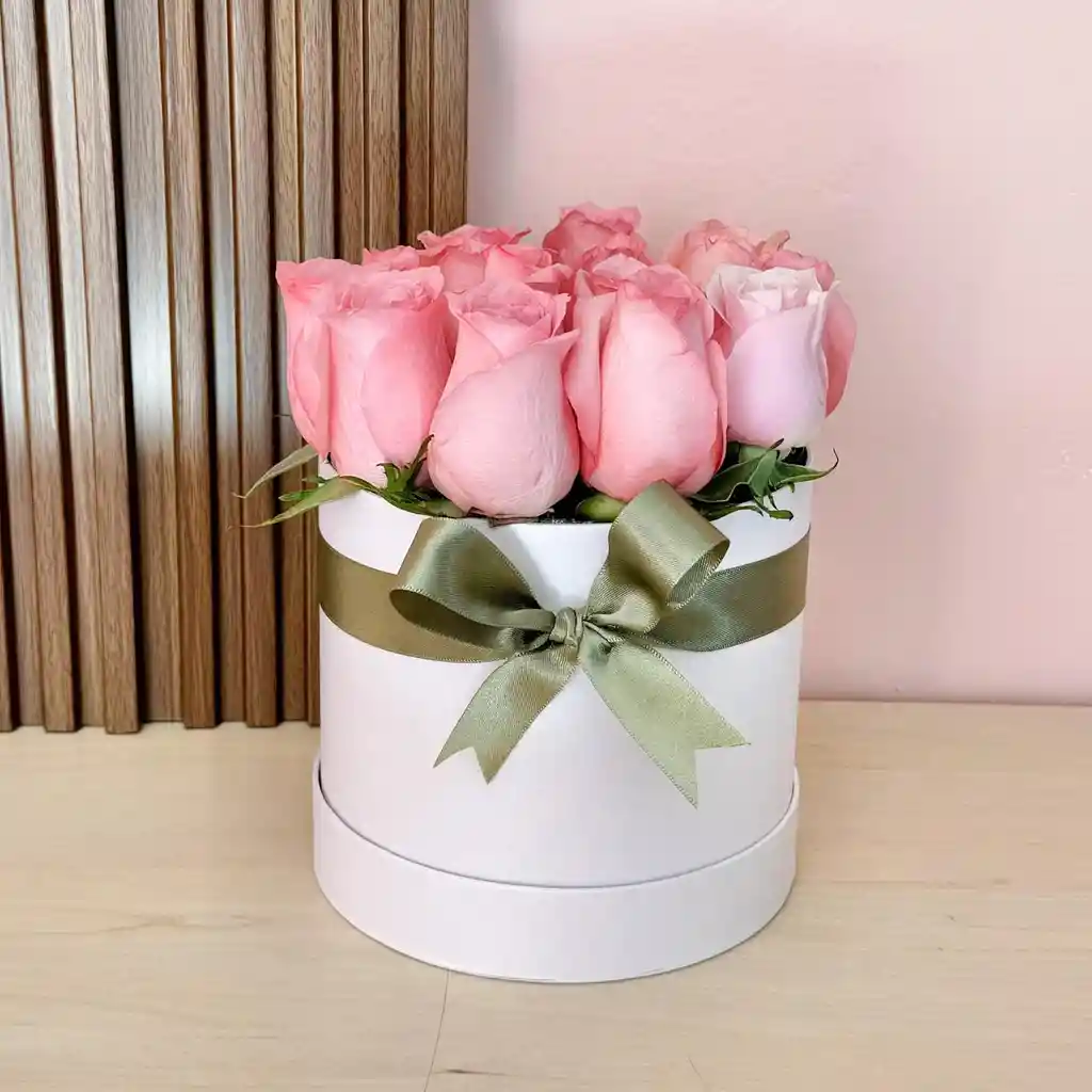 Caja Redonda Con Rosas Rosadas