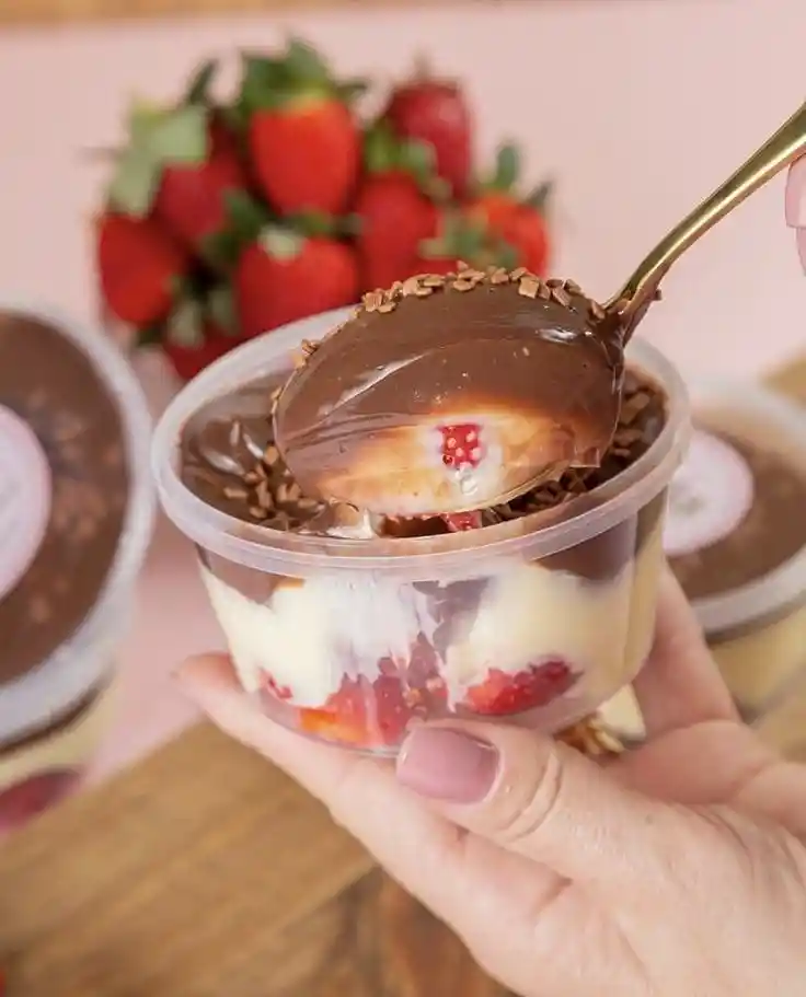 Postre De Fresas Con Mousse