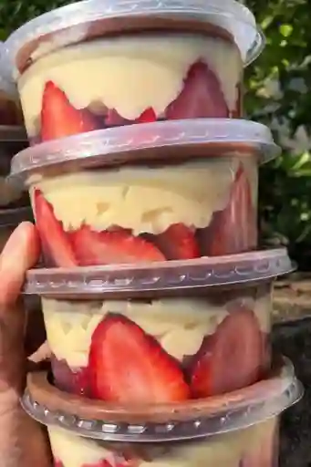 Postre De Fresas Con Mousse