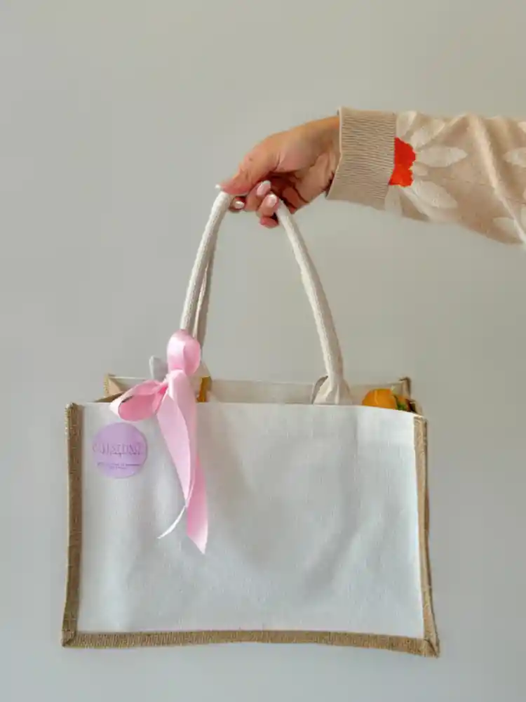 Desayuno Sorpresa Para Mujer Con 2 Globos Bolso, Sandwich, Mug, Waffles,