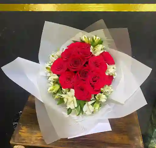 Bouquet De Rosas Y Astromelia