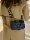 Bolso Negro Manos Libres Y De Mano Con Accesorios Dorados
