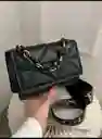 Bolso Negro Manos Libres Y De Mano Con Accesorios Dorados