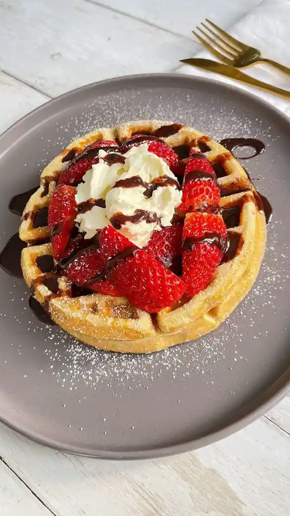 Waffles Con Fresas