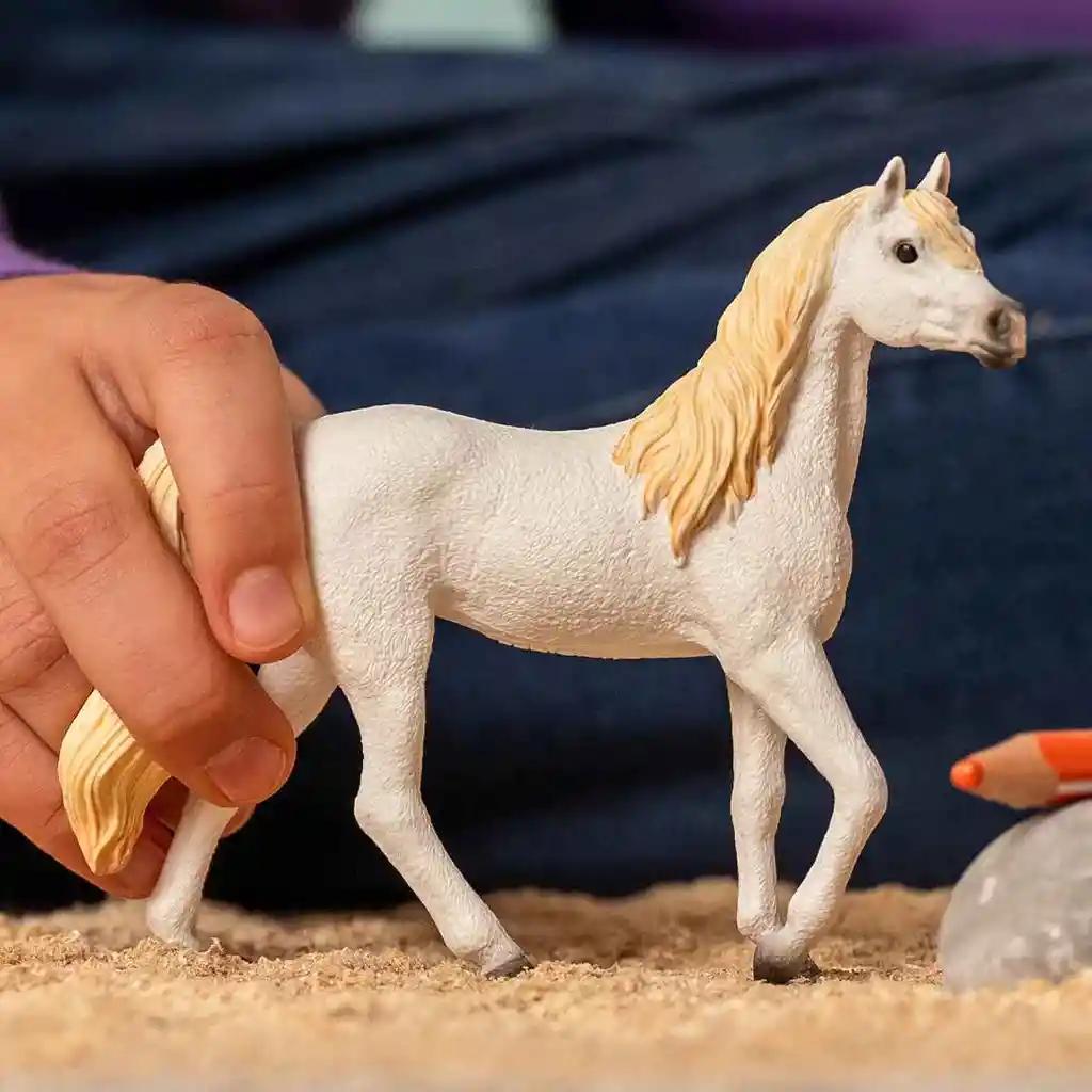 Figura Coleccionable Yegua Árabe Pintada A Mano Schleich