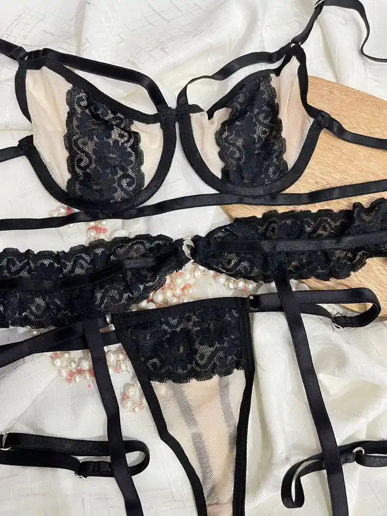 Conjunto Malla Piel Dos Tallas En Una