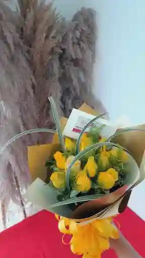 Ramillete De Rosas Amarillas