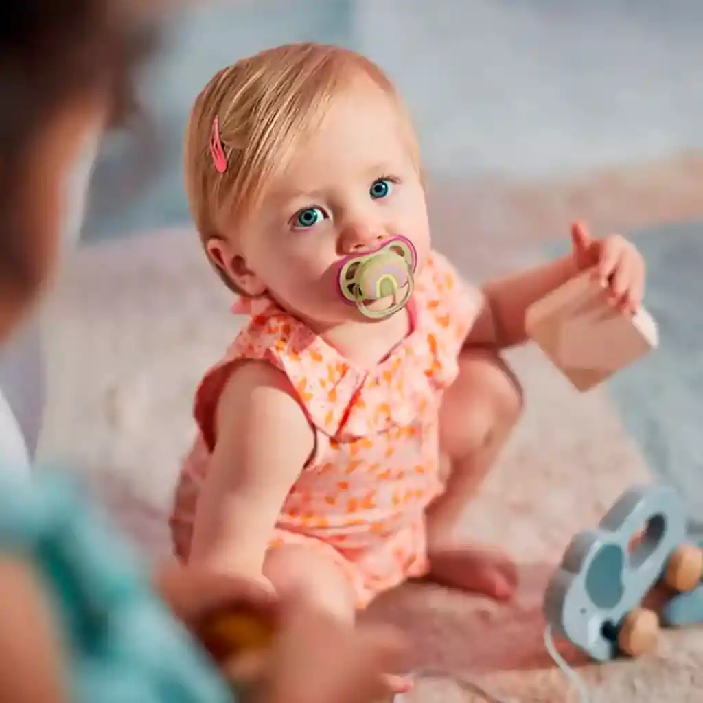 Chupas 0-6 Ultra Air X2, Ligeros Y Transpirables Para Niñas De 0 A 6 Meses Sol Lila / Arcoíris - Philips Avent