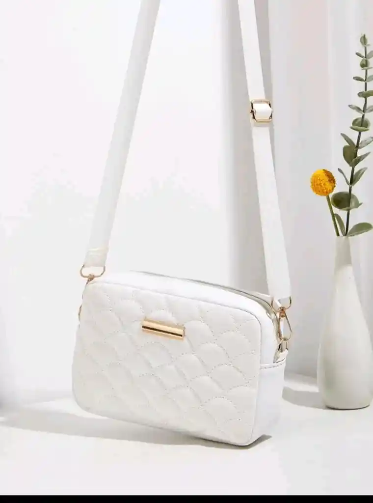 Hermoso Bolso Blanco Con Correa Ajustable