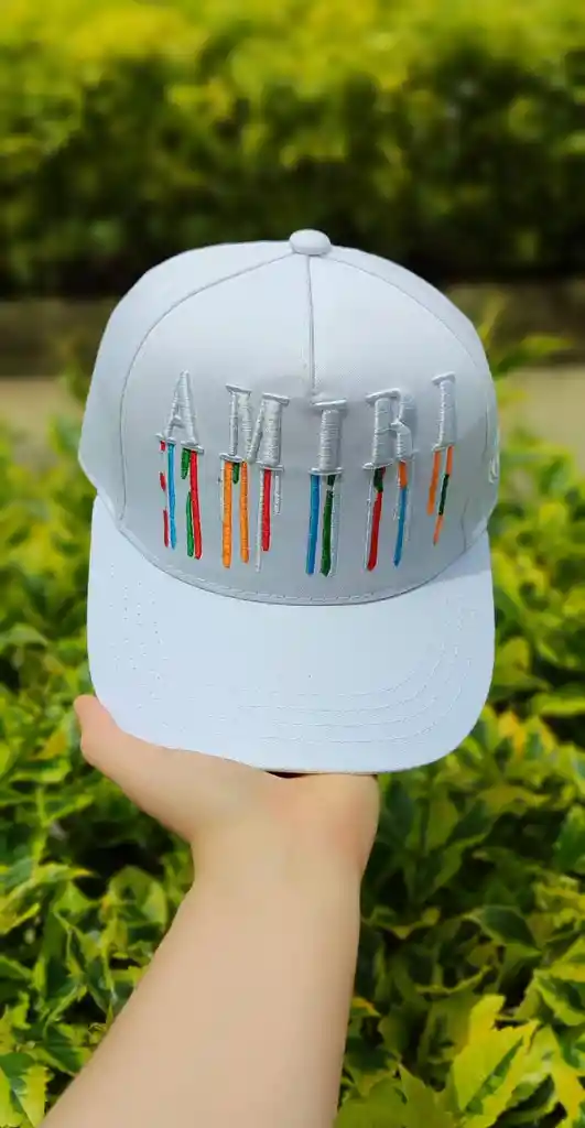 Gorra Amiri Blanca Con Detalles Coloridos