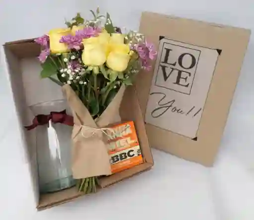 Bouquet Caja De Rosas 💐 Y Cervezas 🍻 Para Compartir