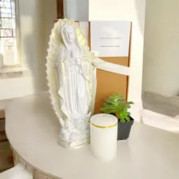 Kit Condolencias - Virgen 30 Cm -vela Y Suculenta