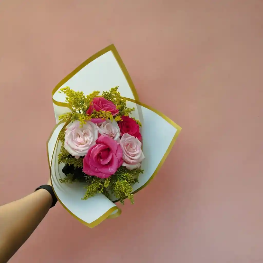 Bouquet 6 Rosas Fucsia Y Rosada